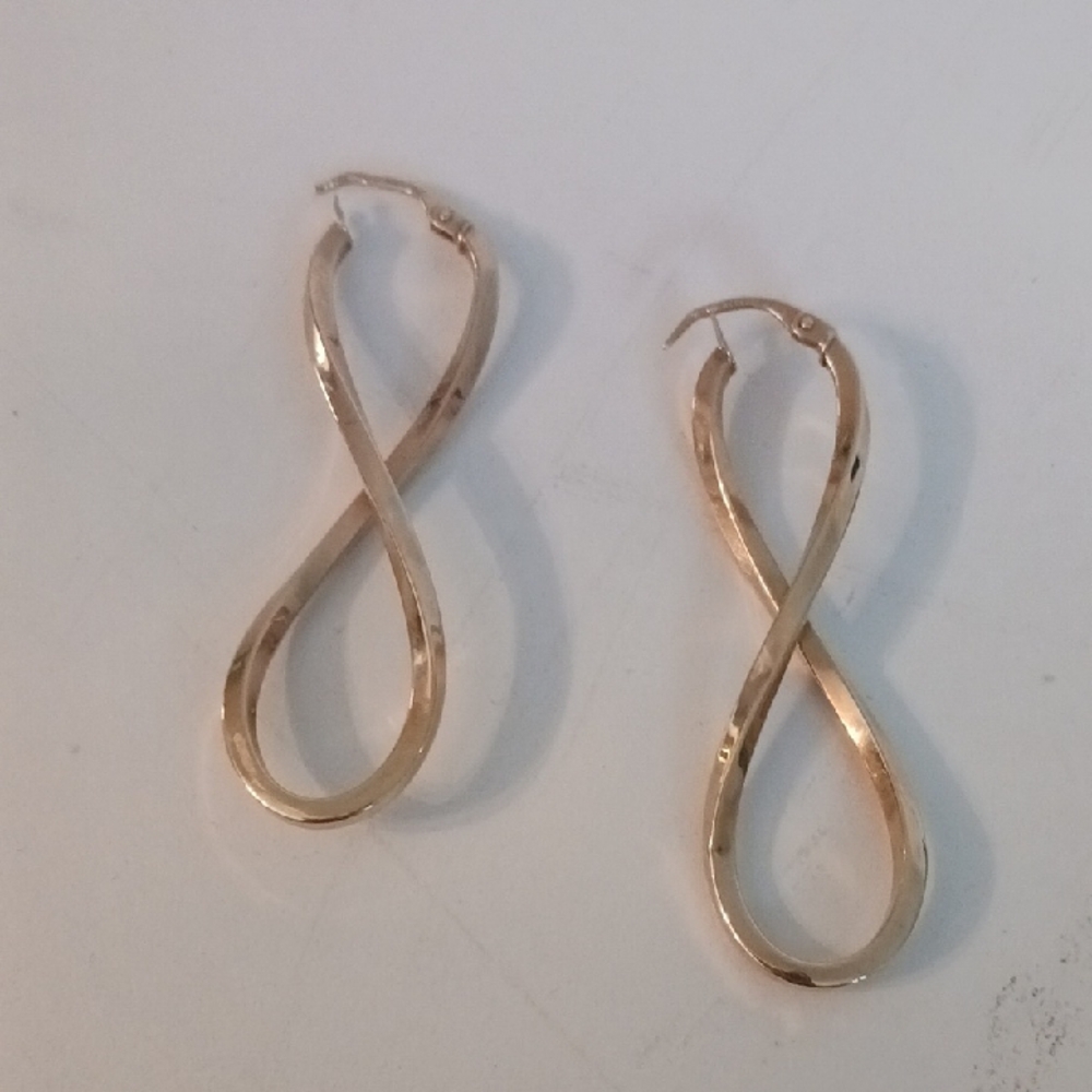 14kt Gold Large Figure 8 Hoop Earrings